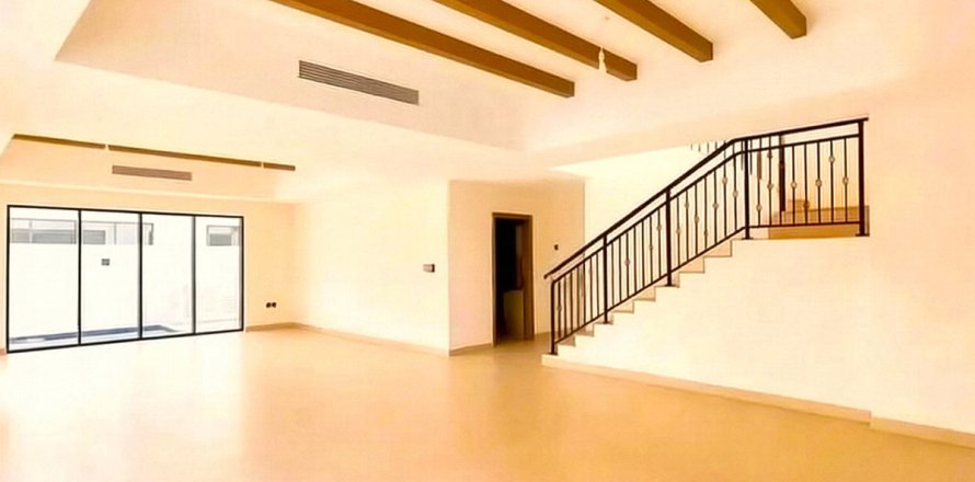 Villa de 6 dormitorios en Dubai, UAE No. 213886