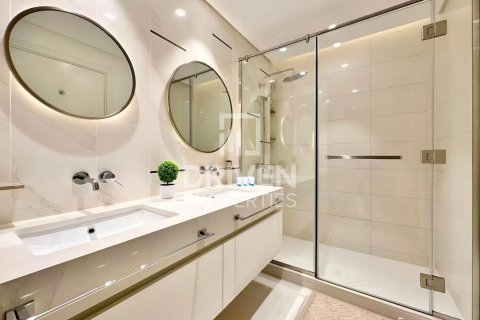 Appartement de 4 chambres à EMAAR Beachfront, UAE No. 217609 23