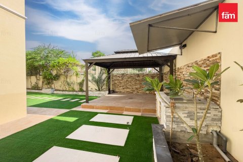 Villa de 4 dormitorios en Dubai, UAE No. 223834 16