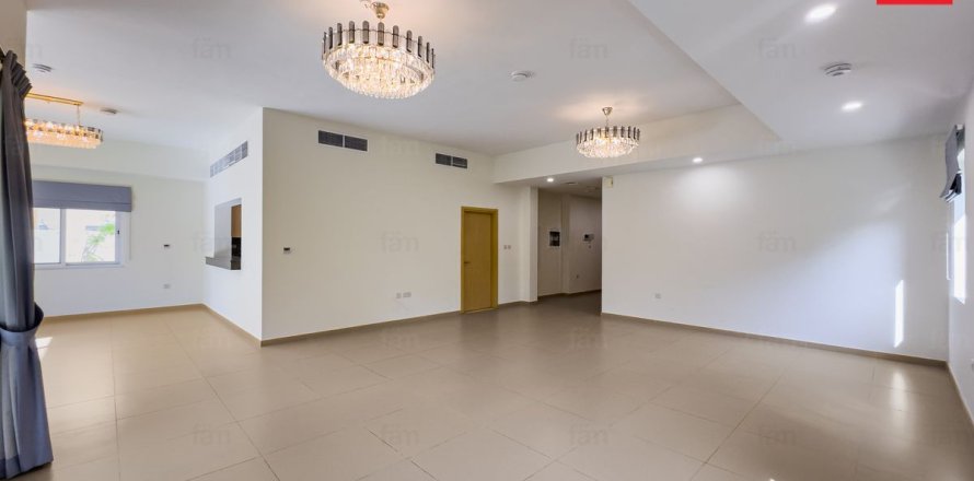 Villa de 4 dormitorios en Dubai, UAE No. 223834