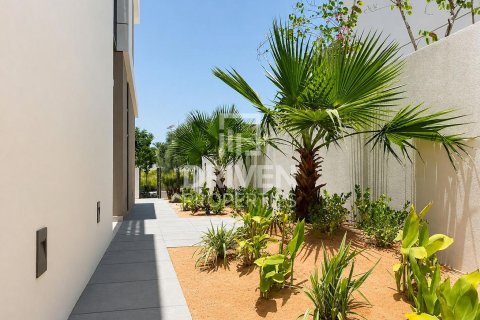 4 bedrooms Villa in Al Furjan, UAE No. 221519 15