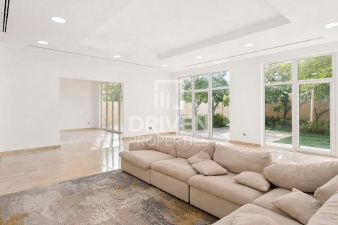 6 bedrooms Villa in The Villa, UAE No. 212442 3