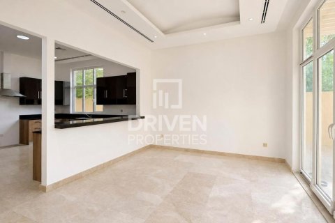 6 bedrooms Villa in The Villa, UAE No. 212442 17