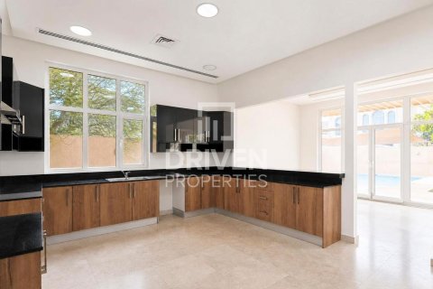6 bedrooms Villa in The Villa, UAE No. 212442 16