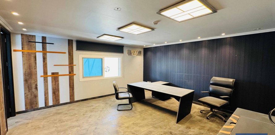 Warehouse de 557m² en Al Quoz Industrial Area, UAE No. 153805