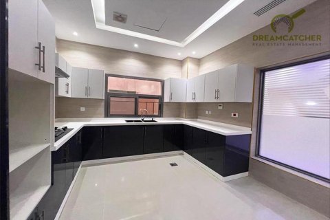 Appartement de 4 chambres à Al Yasmeen, UAE No. 34170 4