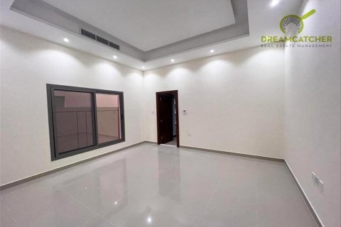 Appartement de 4 chambres à Al Yasmeen, UAE No. 34170 11