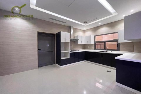 Appartement de 4 chambres à Al Yasmeen, UAE No. 34170 5