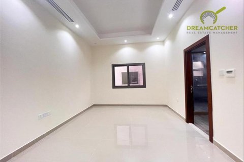 Appartement de 4 chambres à Al Yasmeen, UAE No. 34170 8