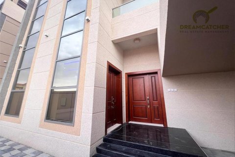 Appartement de 4 chambres à Al Yasmeen, UAE No. 34170 17