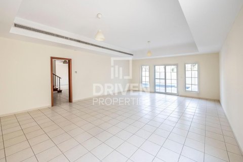 Villa de 5 dormitorios en Arabian Ranches, UAE No. 218438 3
