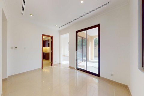 5 bedrooms Villa in Dubai, UAE No. 217084 16