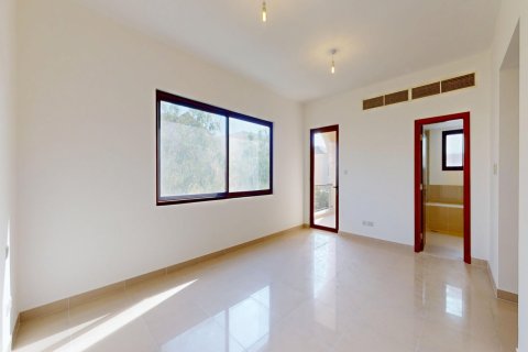 5 bedrooms Villa in Dubai, UAE No. 217084 9
