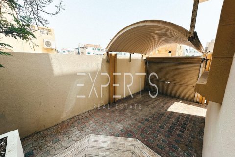4 bedrooms Villa in Abu Dhabi, UAE No. 223970 20