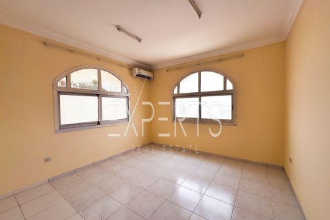 4 bedrooms Villa in Abu Dhabi, UAE No. 223970 14