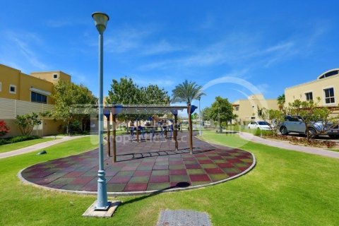 Вилла с 4 спальнями в Al Raha Gardens, ОАЭ №12194 17