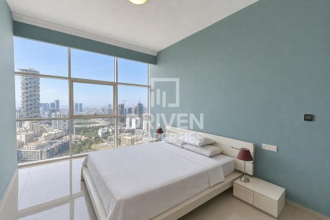 Apartment de 2 dormitorios en District 13, UAE No. 204719 9