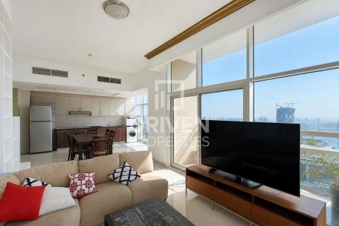 Apartment de 2 dormitorios en District 13, UAE No. 204719 16