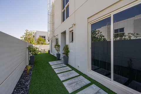 Таунхаус с 4 спальнями в Arabella Townhouses 3, ОАЭ №218863 4