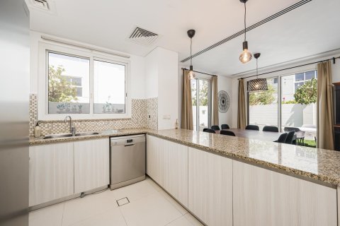 Таунхаус с 4 спальнями в Arabella Townhouses 3, ОАЭ №218863 11