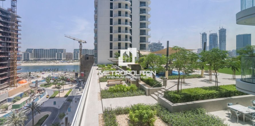 Appartement de 1 chambre à EMAAR Beachfront, UAE No. 128170