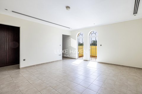Villa de 4 chambres à Legacy, UAE No. 14508 3