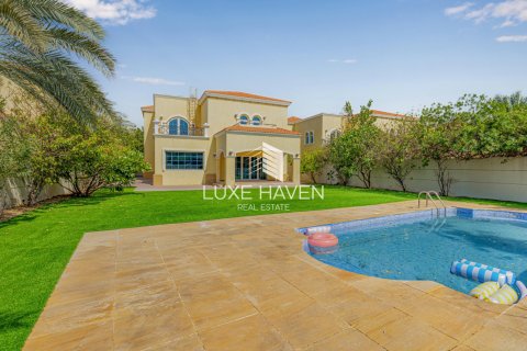 4 غرف نوم فيلا في Legacy, الإمارات العربية المتحدة رقم 14508