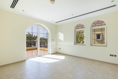 Villa de 4 chambres à Legacy, UAE No. 14508 15