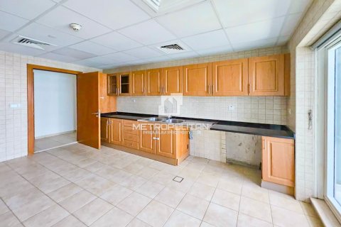 Apartment de 2 dormitorios en Jumeirah Lake Towers, UAE No. 129756 8