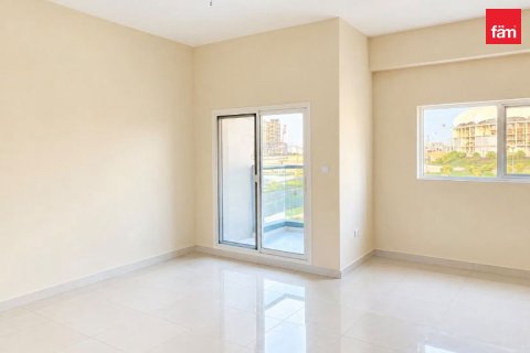 Apartment de 2 dormitorios en Dubai Sports City, UAE No. 224701 3
