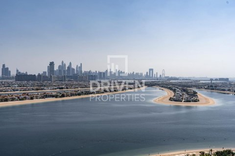Apartment de 3 dormitorios en The Crescent, UAE No. 201319 4