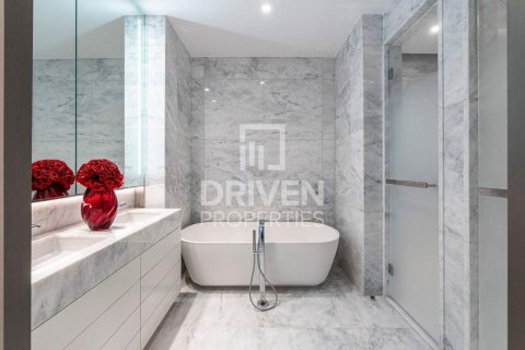 Apartment de 3 dormitorios en The Crescent, UAE No. 201319 21