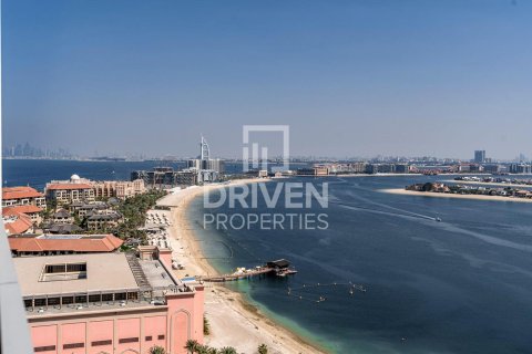 Apartment de 3 dormitorios en The Crescent, UAE No. 201319 3