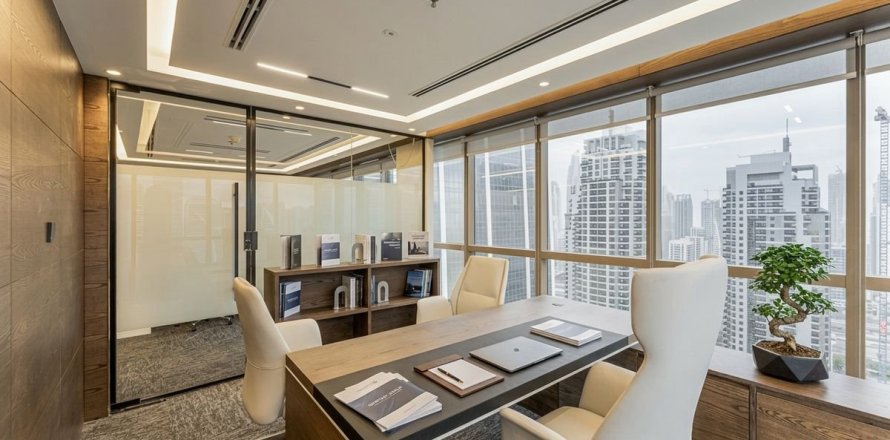 228m² Office in Dubai, UAE No. 216167