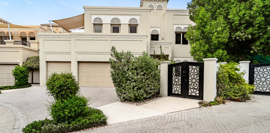 6 bedrooms Villa in Al Wasl, UAE No. 183336