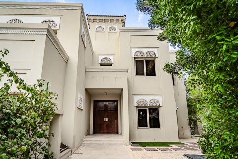 6 bedrooms Villa in Al Wasl, UAE No. 183336 3