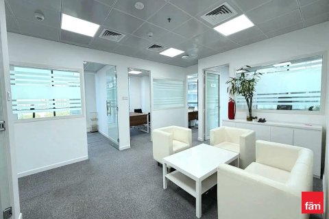 218.7m² Office in Dubai, UAE No. 216164 3