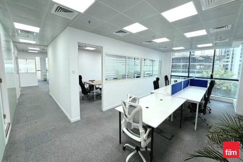 218.7m² Office in Dubai, UAE No. 216164