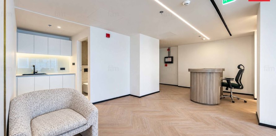 104.5m² Office in Dubai, UAE No. 222365