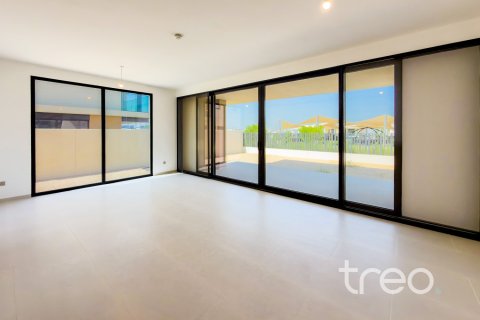 4 bedrooms Villa in Dubai, UAE No. 220770 8