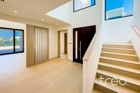 4 bedrooms Villa in Dubai, UAE No. 220770 5