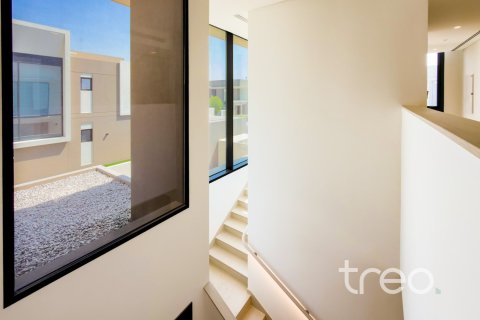 4 bedrooms Villa in Dubai, UAE No. 220770 11