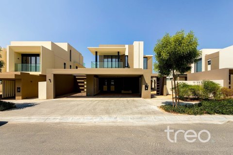 4 bedrooms Villa in Dubai, UAE No. 220770 3