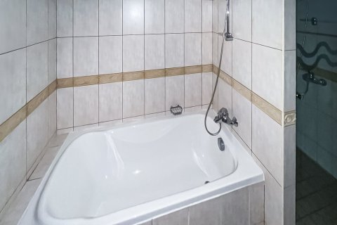 Apartment de 2 dormitorios en Motor City, UAE No. 223413 11
