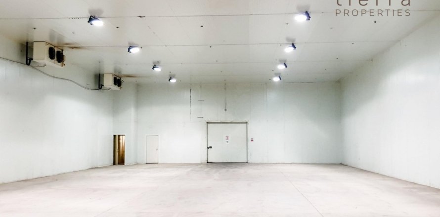 Warehouse de 720m² en Dubai, UAE No. 38845