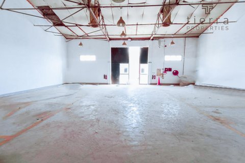 1021.9m² Commercial property in Al Quoz, UAE No. 22003 5