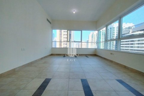 3 bedrooms Apartment in Hamdan Street, UAE No. 70757