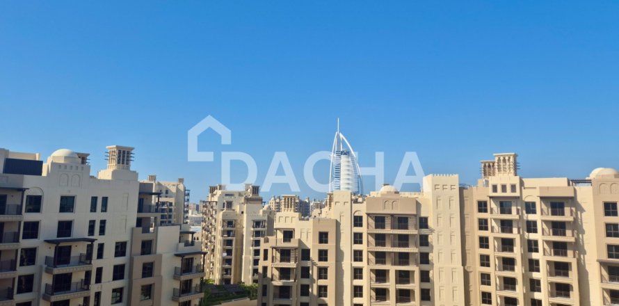 Apartment de 3 dormitorios en Umm Suqeim 3, UAE No. 207804