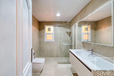 Villa de 4 dormitorios en Umm Suqeim, UAE No. 201024 7