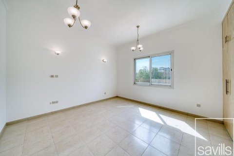 Villa de 4 dormitorios en Umm Suqeim, UAE No. 201024 6